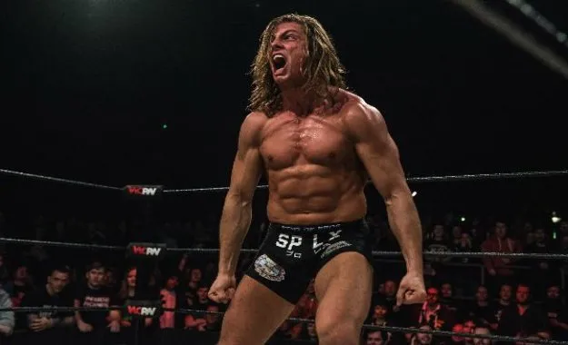 WWE estaría cambiando su posición al respecto de firmar a Matt Riddle