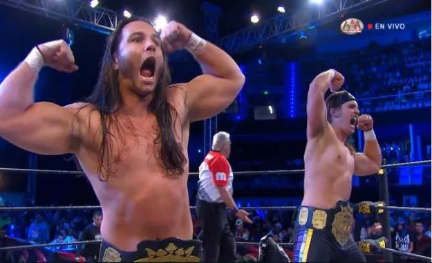 Young Bucks Campeones de Parejas Triple A Young Bucks Campeones de Parejas Triple A