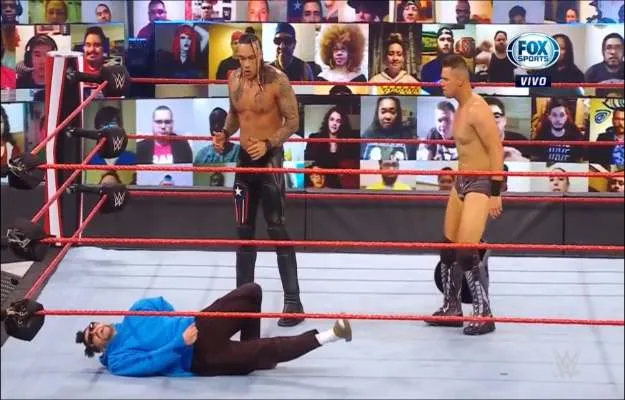 Los regalos a Bad Bunny en WWE Raw