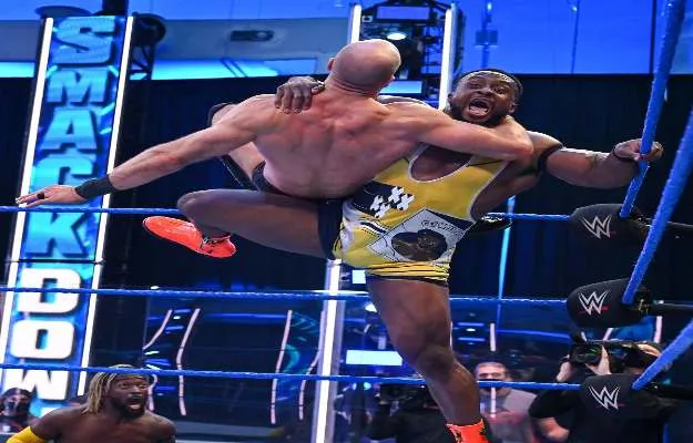 Big E ante un futuro incierto en WWE SmackDown