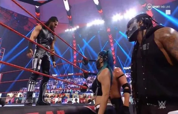 Ali amenaza a Riddle en WWE Raw