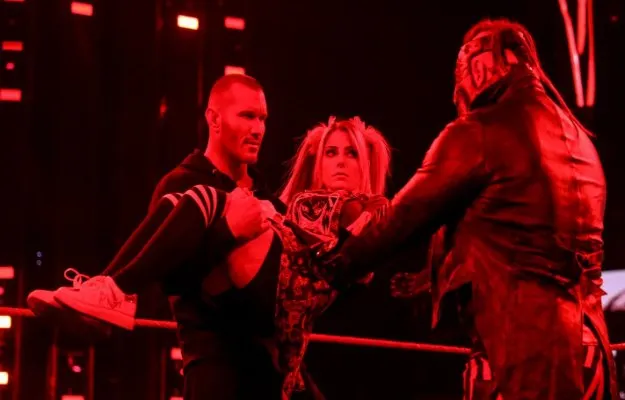 Una guerra psicológica en WWE Raw