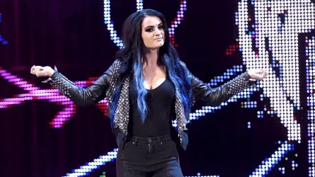 WWE Paige haciendo su entrada WWE Paige haciendo su entrada