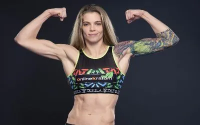 Jessamyn Duke empieza a entrenar Wrestling. Jessamyn Duke empieza a entrenar Wrestling.