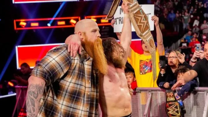 Daniel Bryan retiene el título