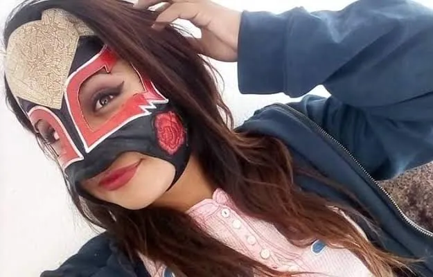 images (6) Lady Black