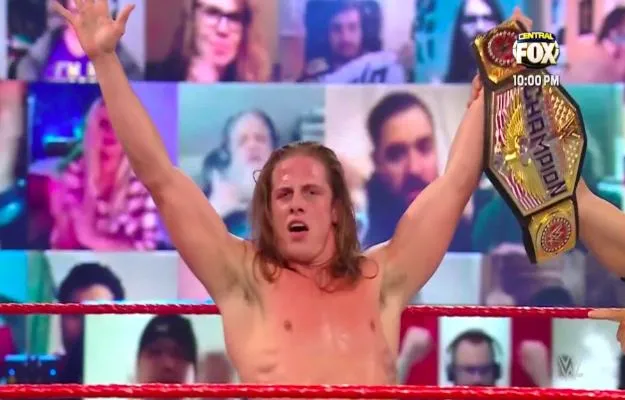 jnonfv Riddle preparado para Retribution en WWE Raw