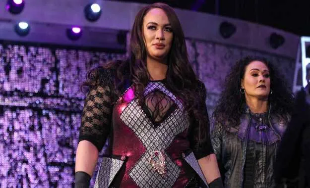 Nia Jax da un toque a WWE por una foto