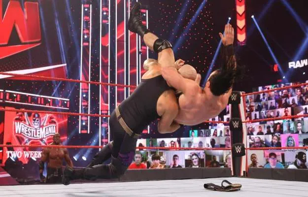 King Corbin fracasa en WWE Raw