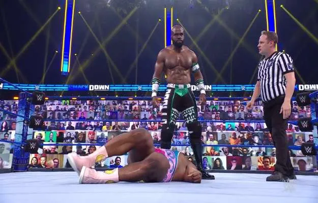 Big E es atacado en WWE SmackDown