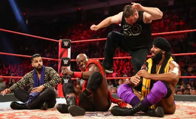 owens WWE RAW protagonistas