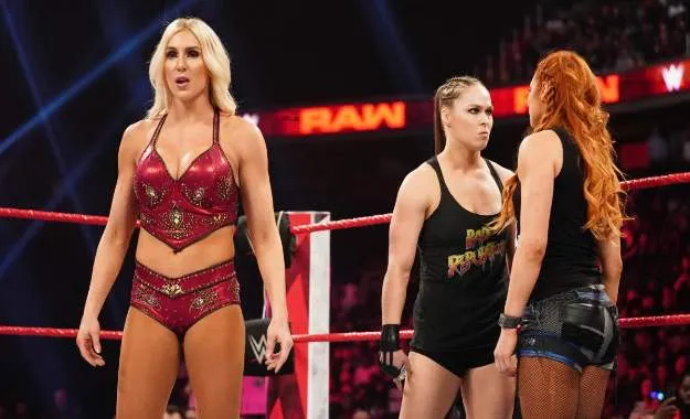 ronda charlotte lynch planes titulos femeninos wrestlemania