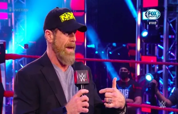 Shawn Shawn Michaels la nueva víctima en WWE Raw