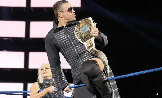 The Miz analiza un posible heel turn de Roman Reigns