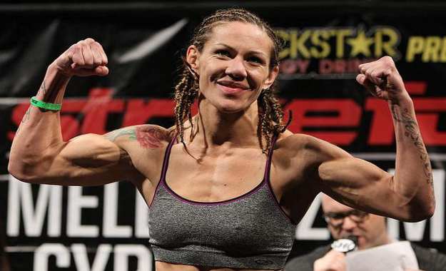 Cris Cyborg en el WWE Performance Center