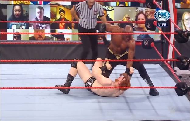 Sheamus cae ante el campeón en WWE Raw