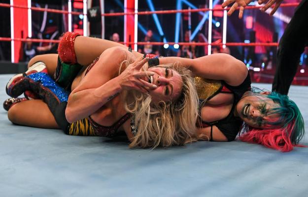 El derrumbe de Charlotte Flair en WWE