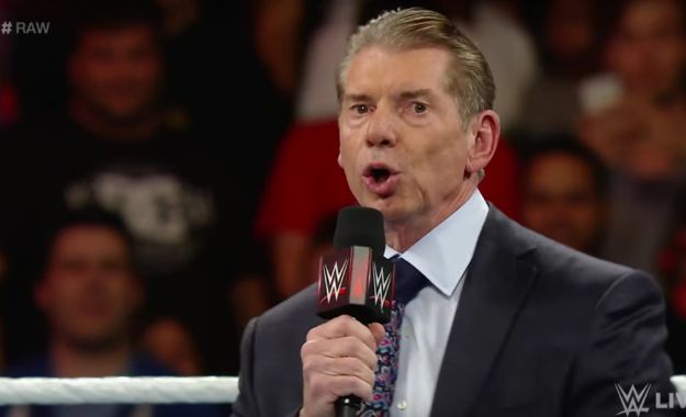 cuando fue informado Vince McMahon del estado de Roman Reigns