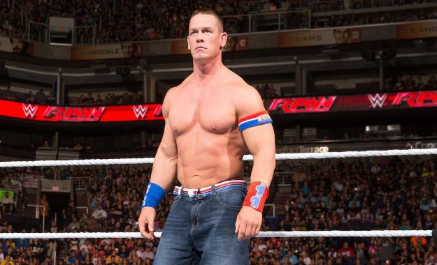 John Cena sufre una lesión